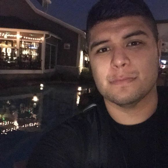 Meet your Posher, Carlos - Picture 1 of 1